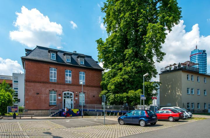 Parkplatz hinter dem Volksbad Jena